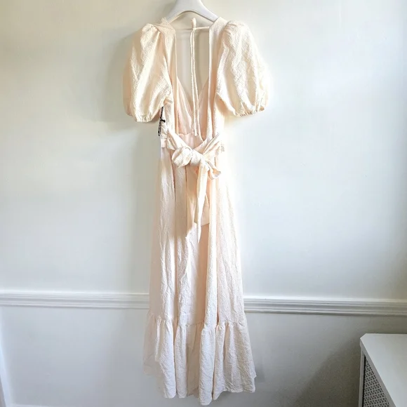 New ASTR The Label Tie Back Puff Sleeve Cream Midi Dress Medium NWT
